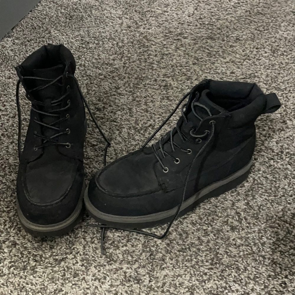 High Sierra Boots - size 9 Good Condition